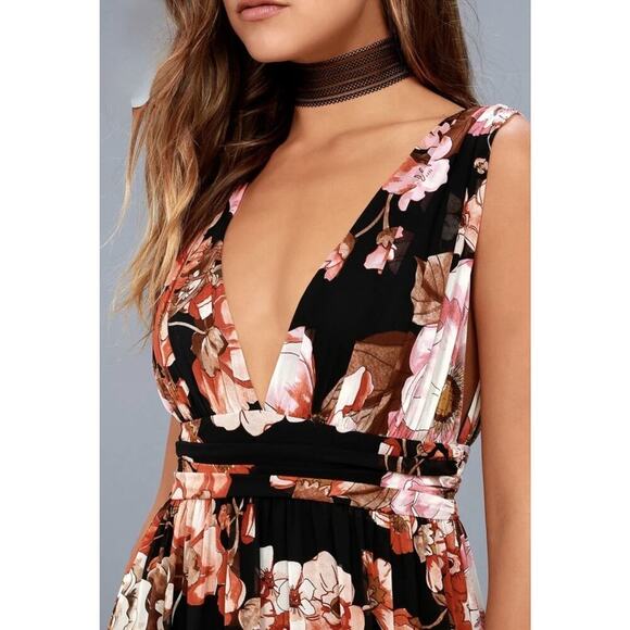 NWT Lulus Garden Meandering Maxi Dress Size S Deep V-Neck Black Floral Romantic - Picture 4 of 14